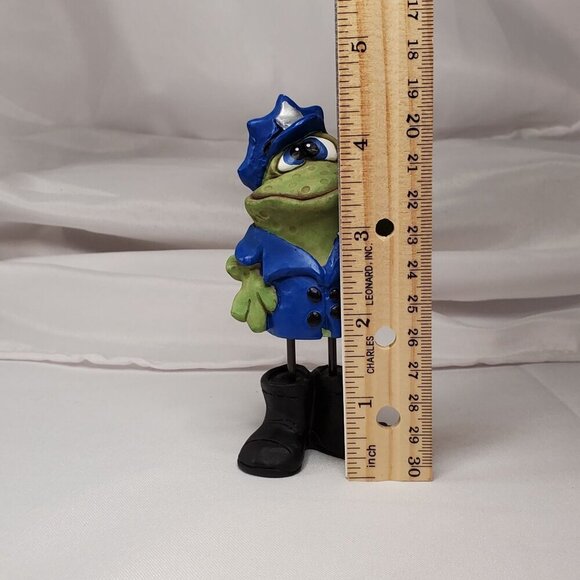 Russ Berrie Frog Cop from the Teenie Countrykins series By Kathleen Kelly - Picture 9 of 10